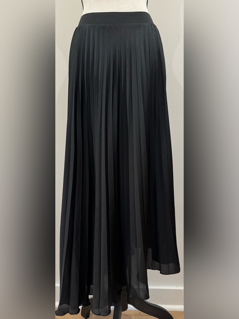 Zara Black Pleated Midi Maxi Skirt Asymmetrical Hem Elastic Waist Size M